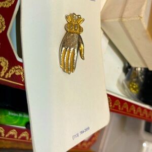 PIN from 1980 from TUPPERWARE for Service” White Glove”